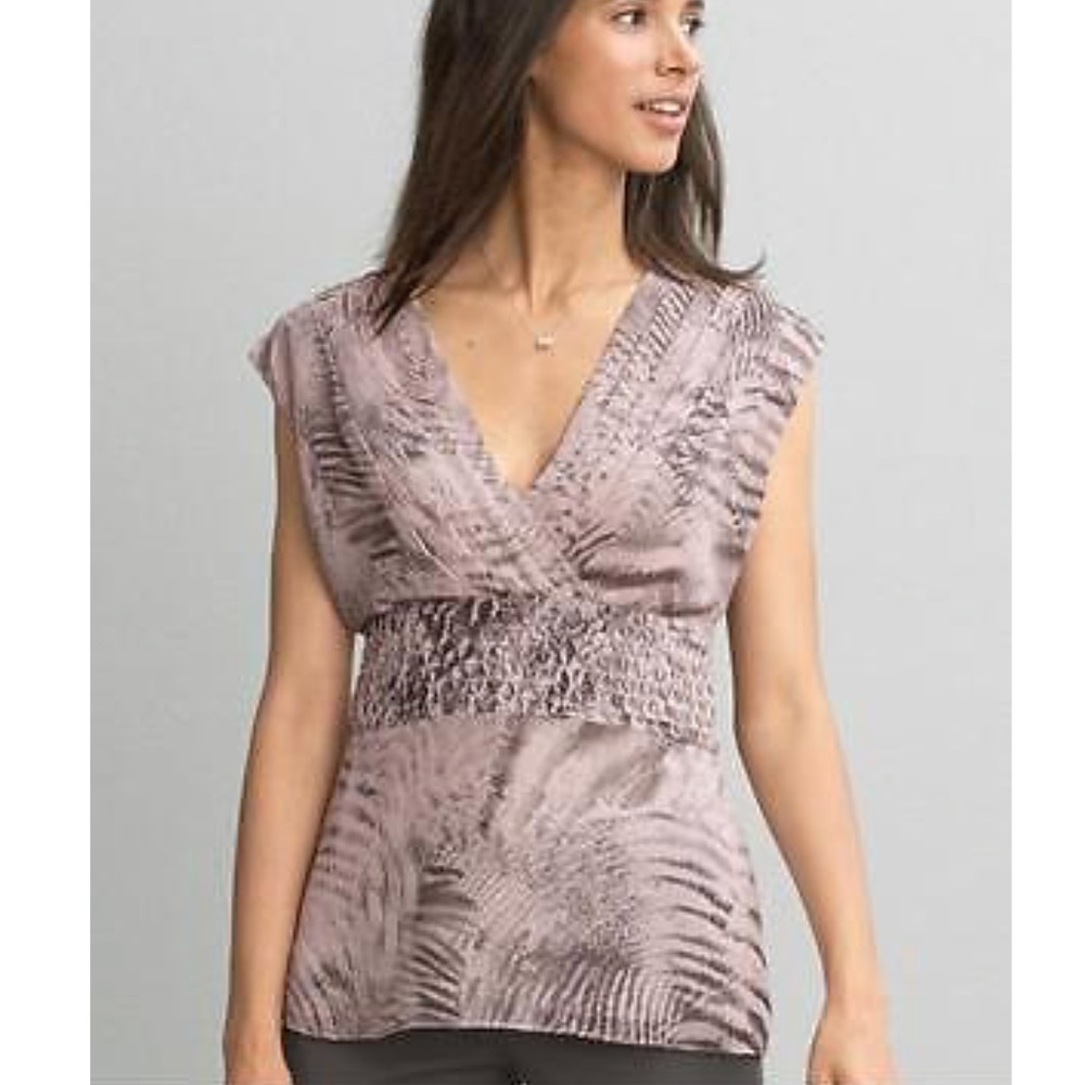 Banana Republic V Neck Sleeveless Blouse Top sz 6